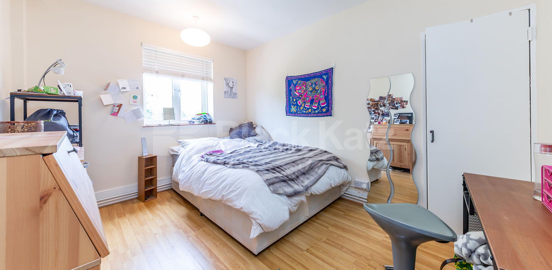 			4/5 BED IN CAMDEN!, 5 Bedroom, 1 bath, 1 reception Flat			 Crowndale Road , CAMDEN